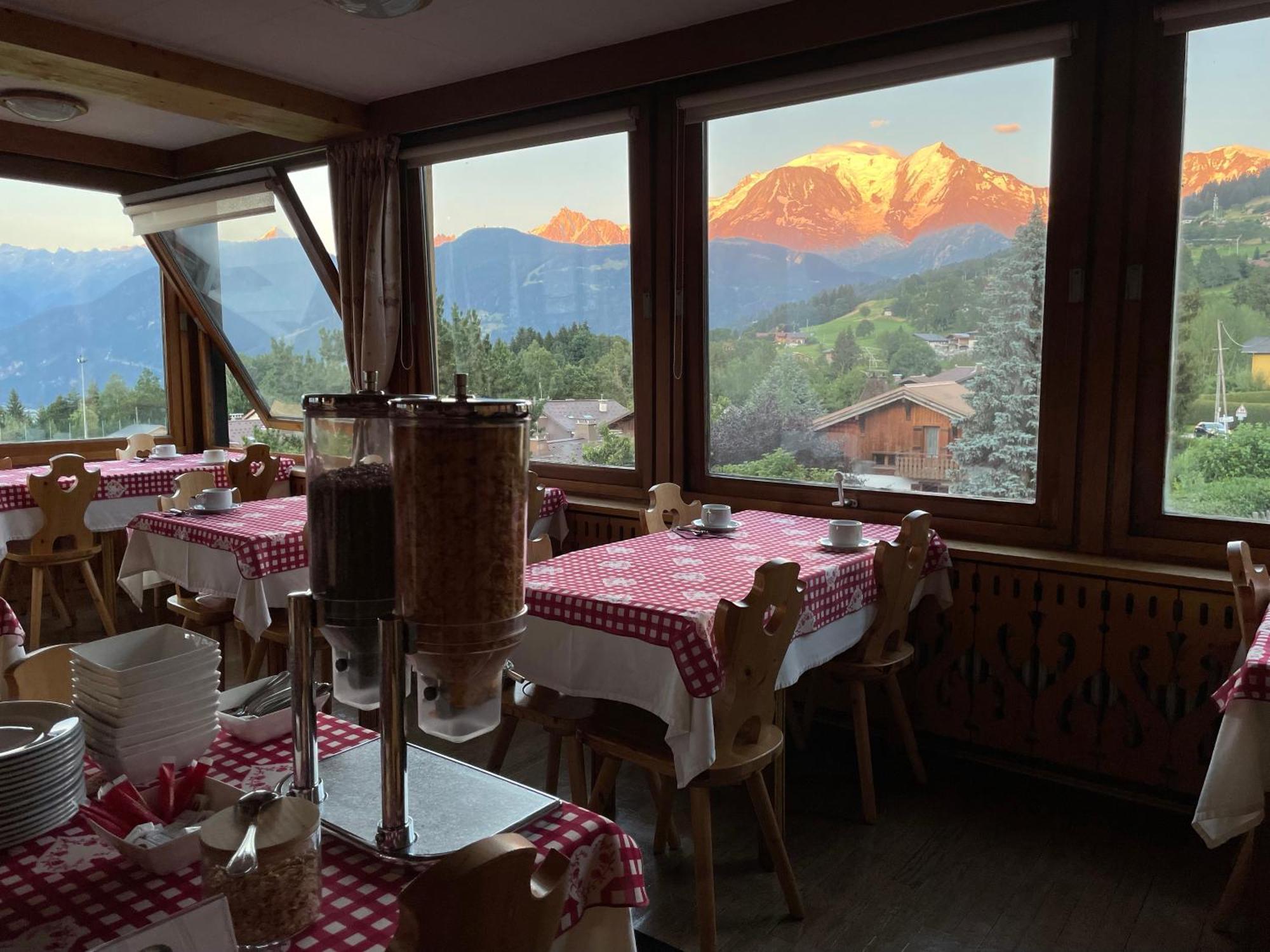 Hotel Les Granits Комблу Экстерьер фото